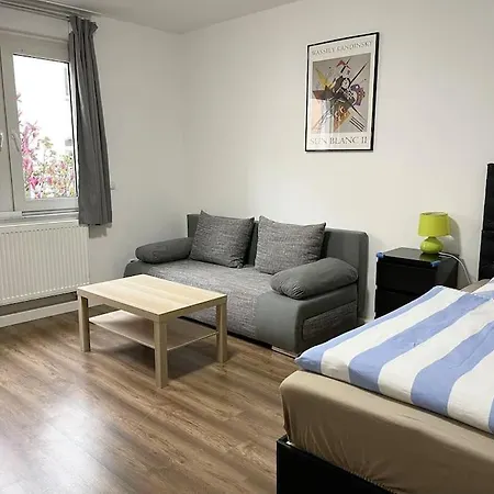 Apartment Near Duesseldorf Messe And Airport, Two Bedrooms, Parking, Kitchen And Garden Duisburg