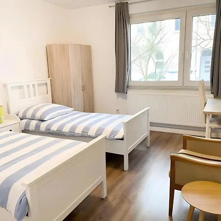 公寓 Near Duesseldorf Messe And Airport, Two Bedrooms, Parking, Kitchen And Garden 杜伊斯堡