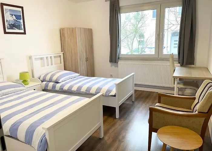 Apartment Near Duesseldorf Messe And Airport, Two Bedrooms, Parking, Kitchen And Garden *